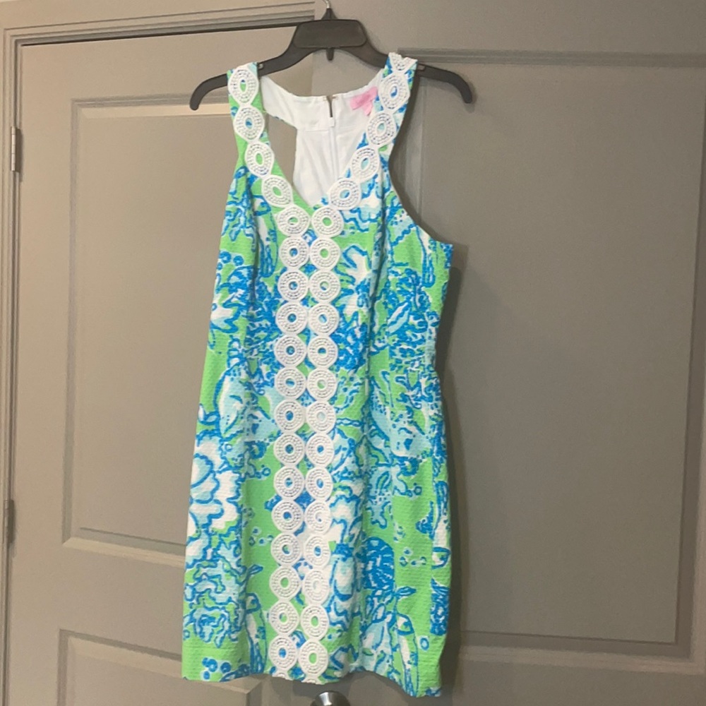 - Lilly Pulitzer Dress size 6